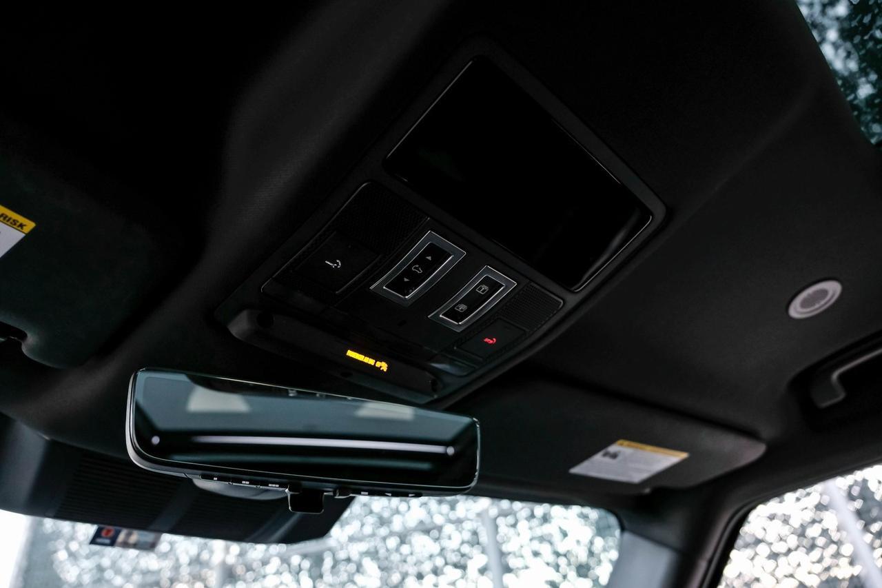 2024 Land Rover Defender 110 S Richardson TX