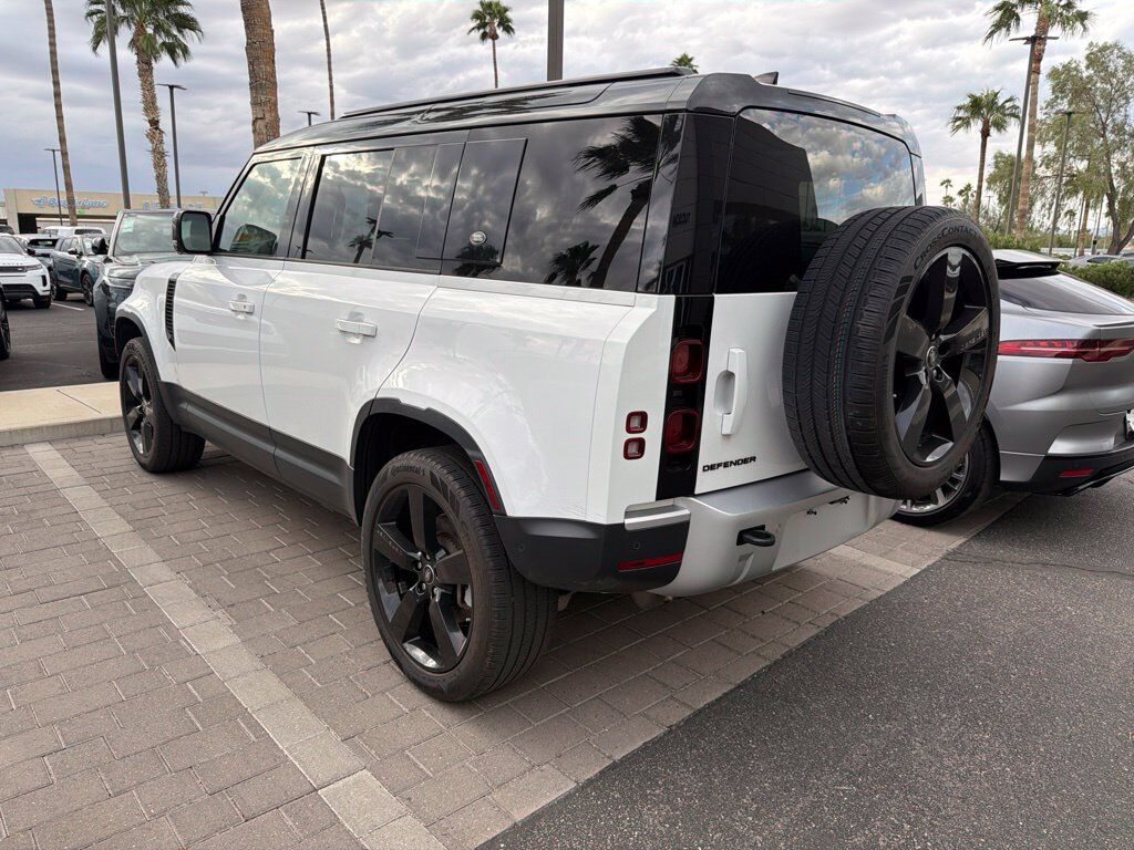 2024 Land Rover Defender 110 S