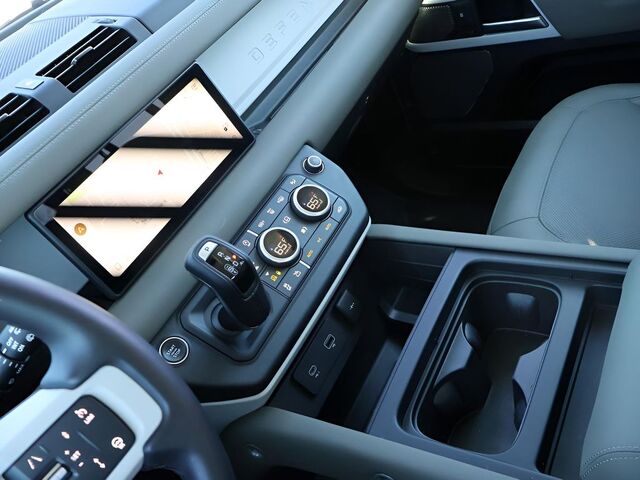 2024 Land Rover Defender 110 SE Oshkosh WI