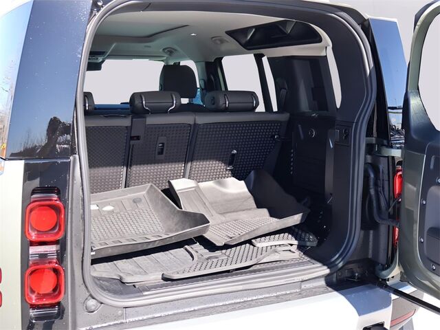 2024 Land Rover Defender 110 SE Oshkosh WI