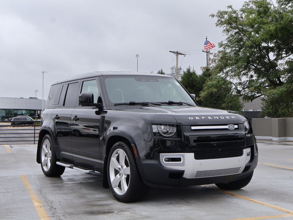 2024 Land Rover Defender 110 SE