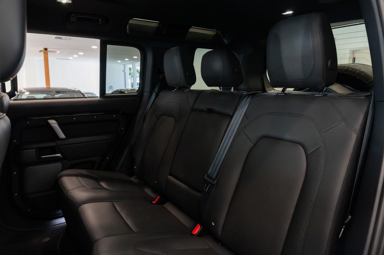 2024 Land Rover Defender 110 V8 Gladstone OR