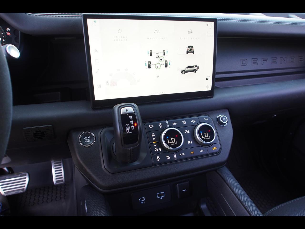 2024 Land Rover Defender 110 V8 P525