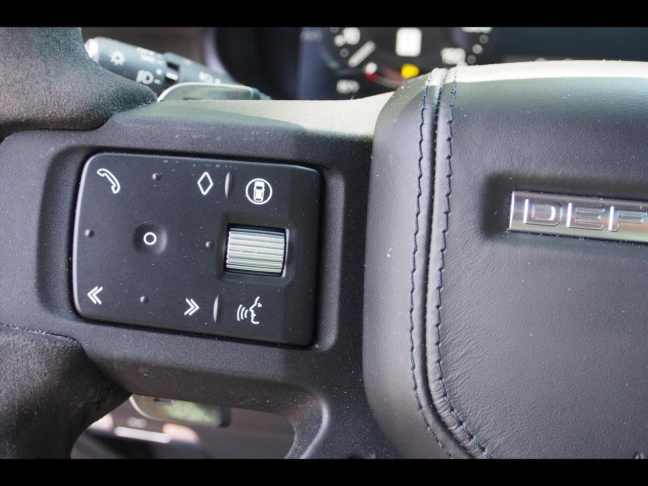 2024 Land Rover Defender 110 V8 P525