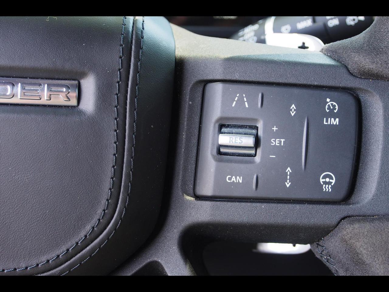 2024 Land Rover Defender 110 V8 P525