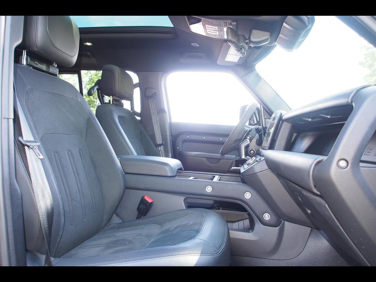 2024 Land Rover Defender 110 V8 P525