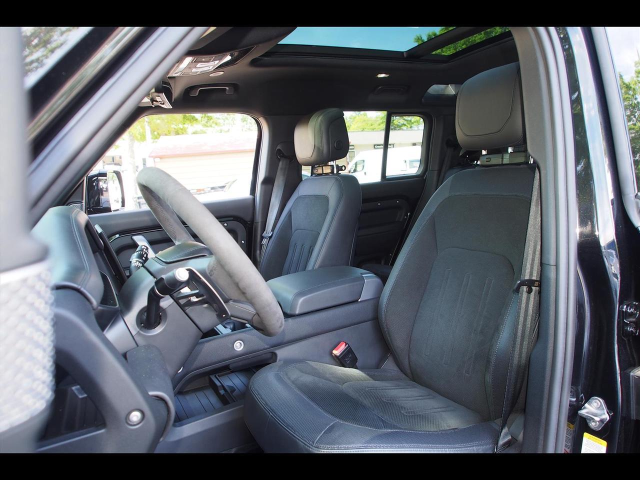 2024 Land Rover Defender 110 V8 P525