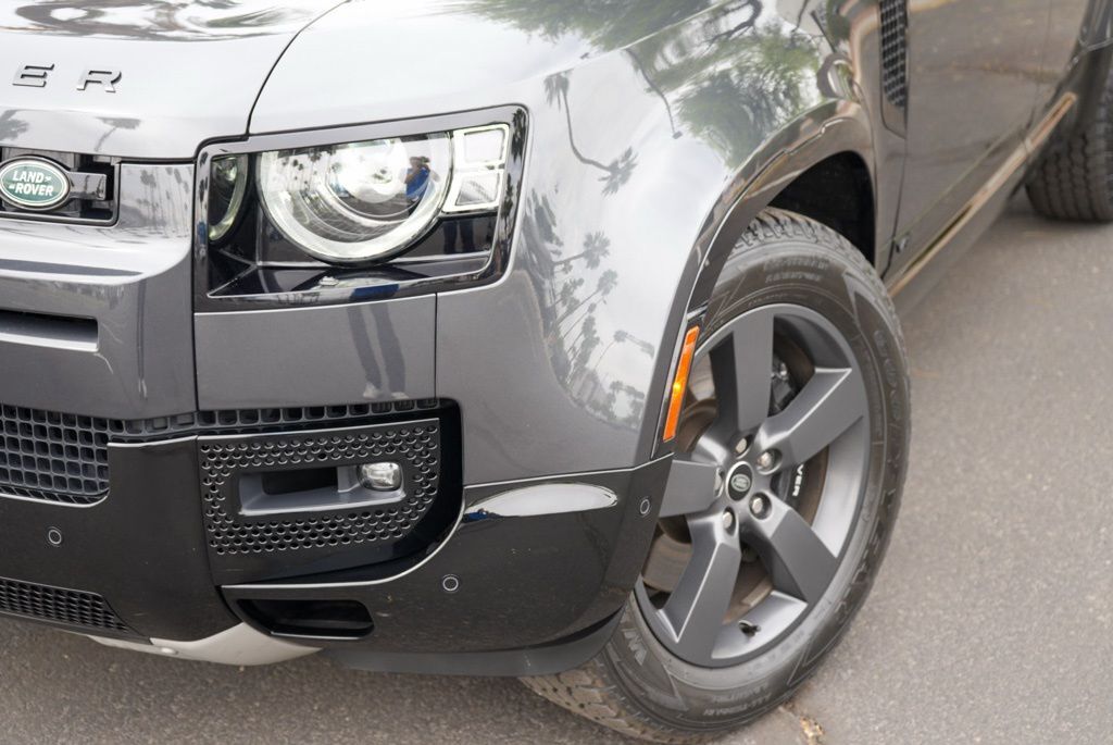 2024 Land Rover Defender 110 V8