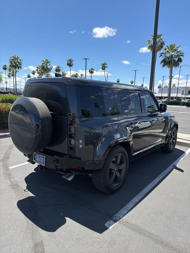 2024 Land Rover Defender 110 V8