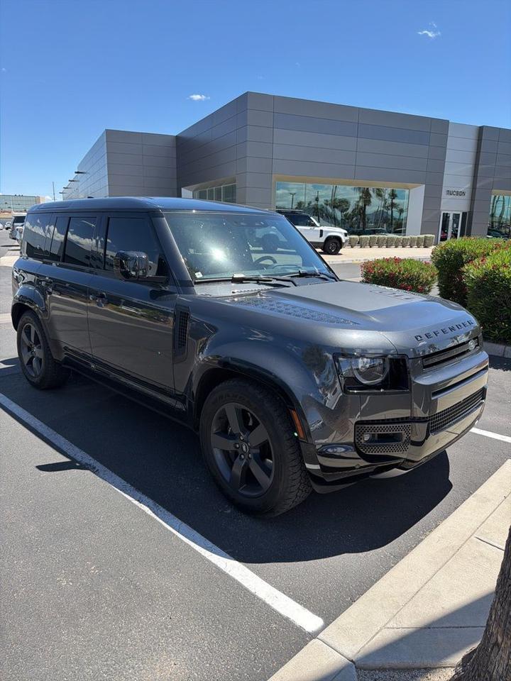2024 Land Rover Defender 110 V8