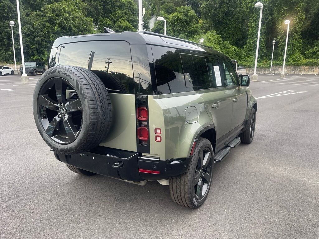 2024 Land Rover Defender 110 X-Dynamic SE Orange MA