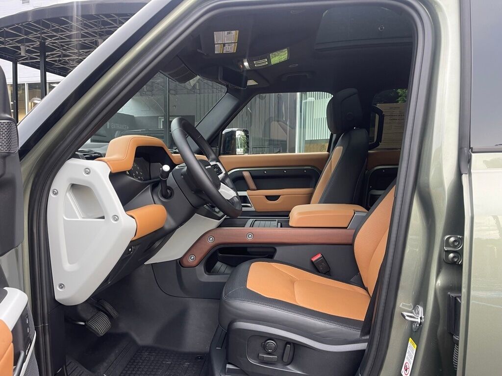 2024 Land Rover Defender 110 X-Dynamic SE Orange MA