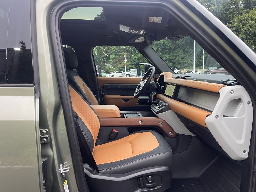 2024 Land Rover Defender 110 X-Dynamic SE Orange MA