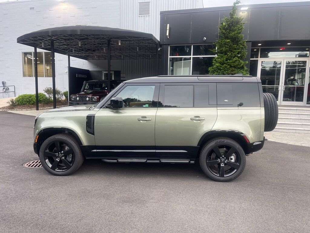 2024 Land Rover Defender 110 X-Dynamic SE Orange MA