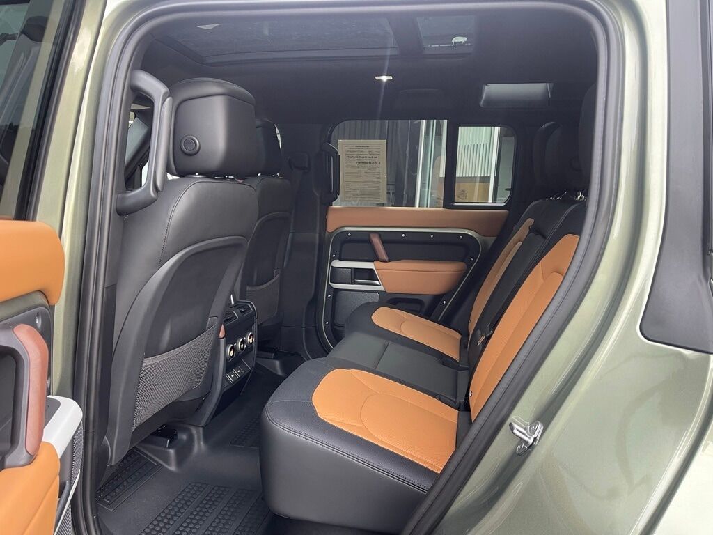 2024 Land Rover Defender 110 X-Dynamic SE Orange MA