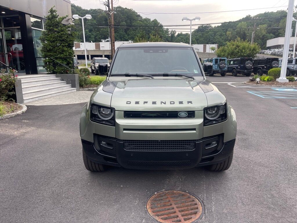 2024 Land Rover Defender 110 X-Dynamic SE Orange MA