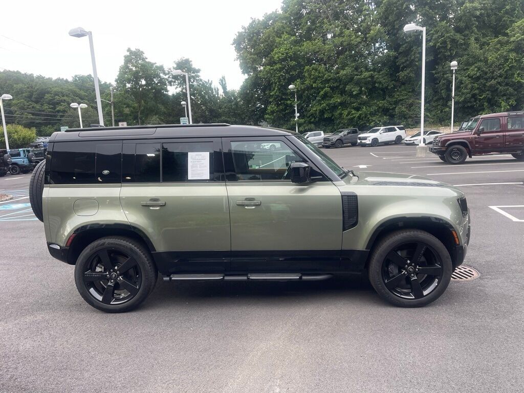 2024 Land Rover Defender 110 X-Dynamic SE Orange MA