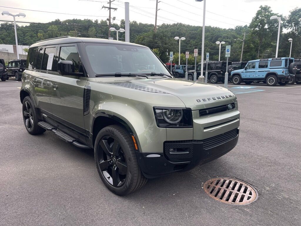 2024 Land Rover Defender 110 X-Dynamic SE Orange MA