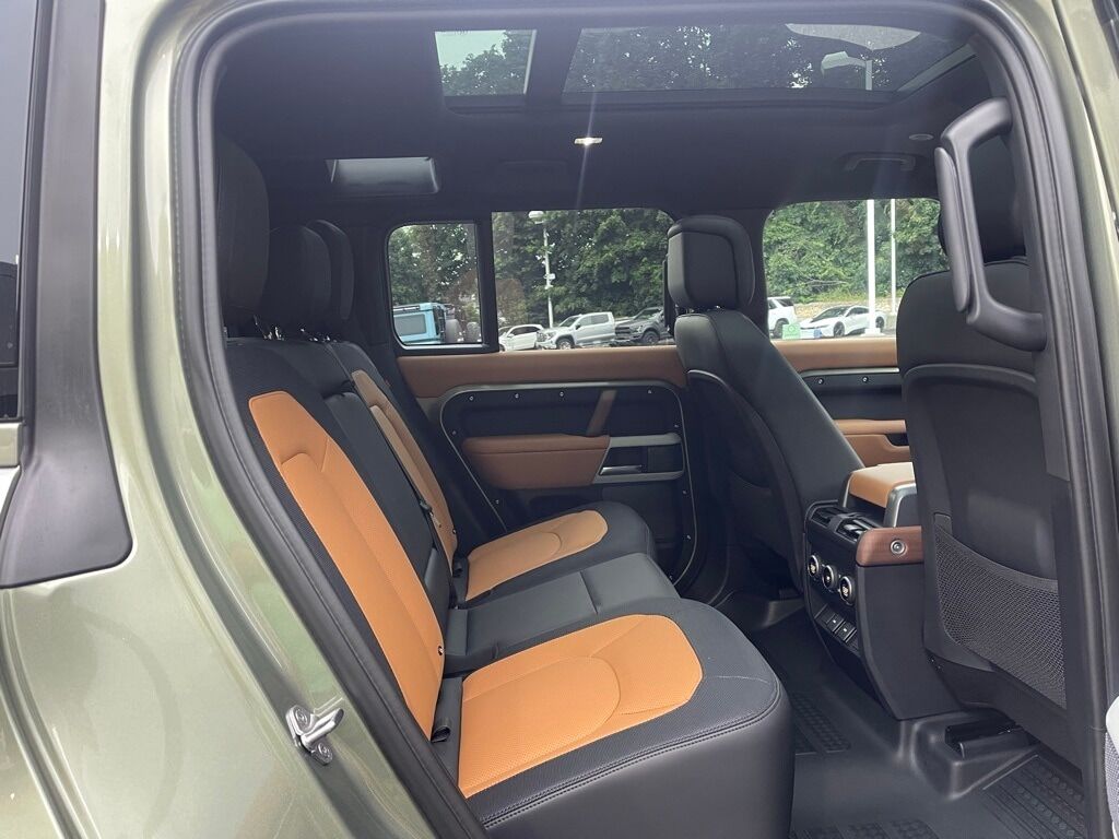 2024 Land Rover Defender 110 X-Dynamic SE Orange MA