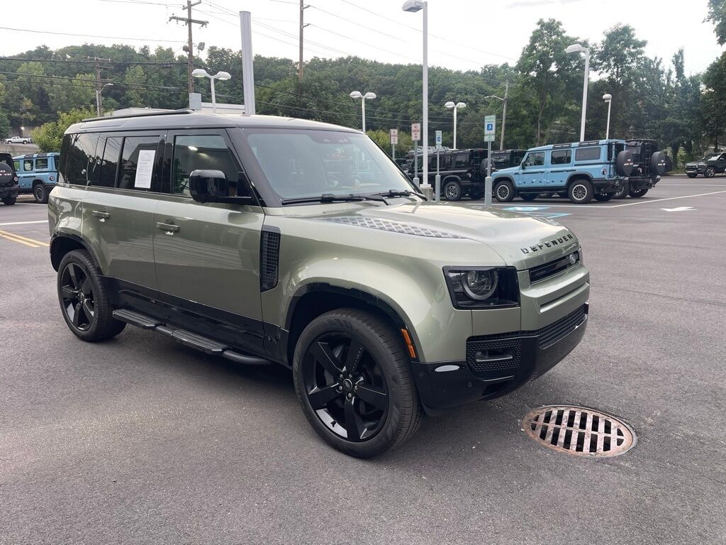 2024 Land Rover Defender 110 X-Dynamic SE Orange MA