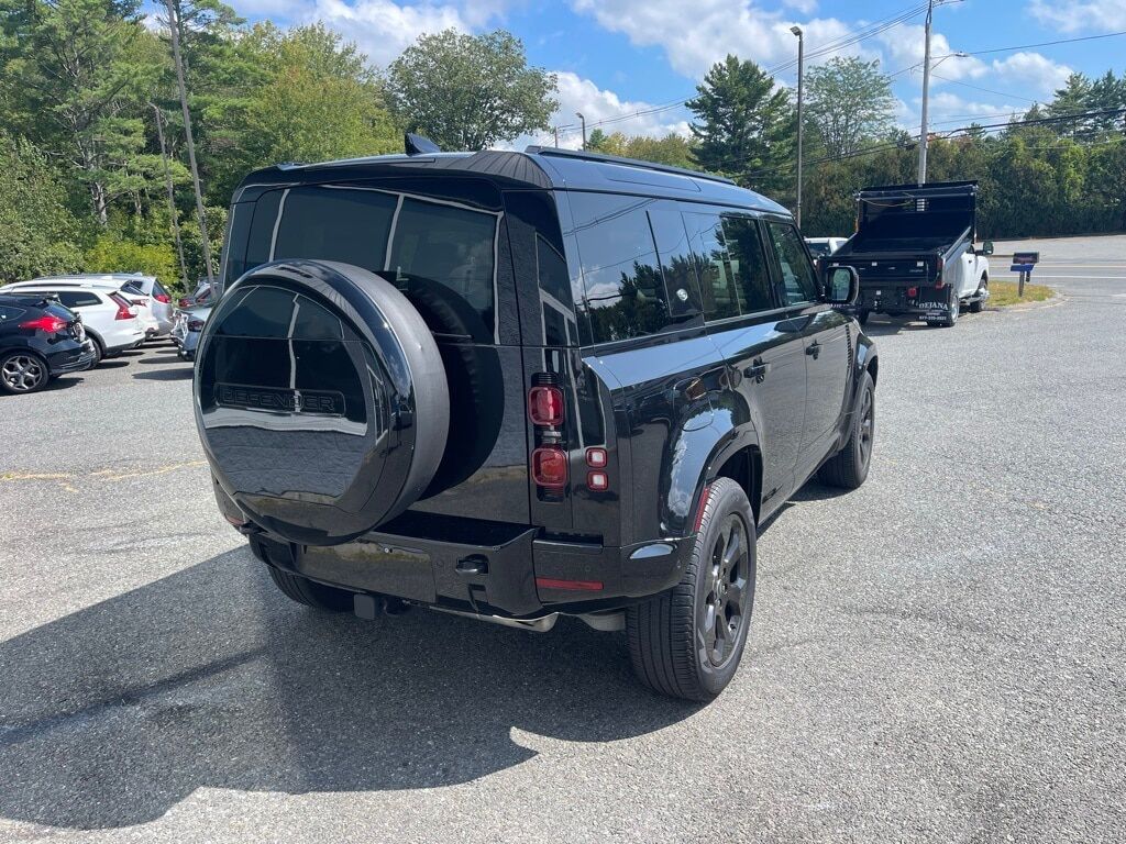 2024 Land Rover Defender 110 X-Dynamic SE Orange MA