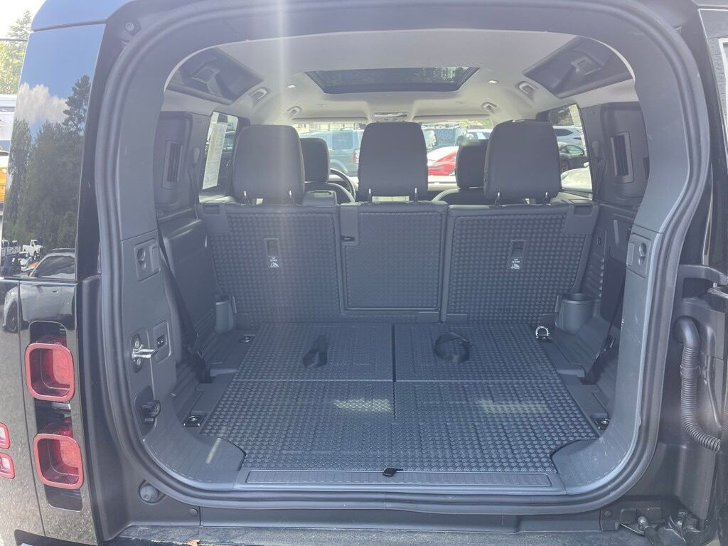 2024 Land Rover Defender 110 X-Dynamic SE Orange MA