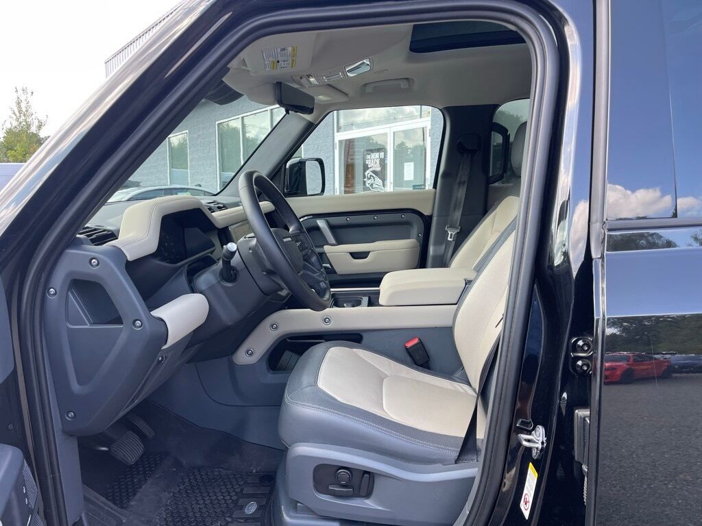 2024 Land Rover Defender 110 X-Dynamic SE Orange MA