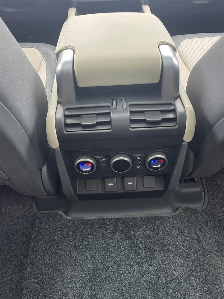 2024 Land Rover Defender 110 X-Dynamic SE Orange MA