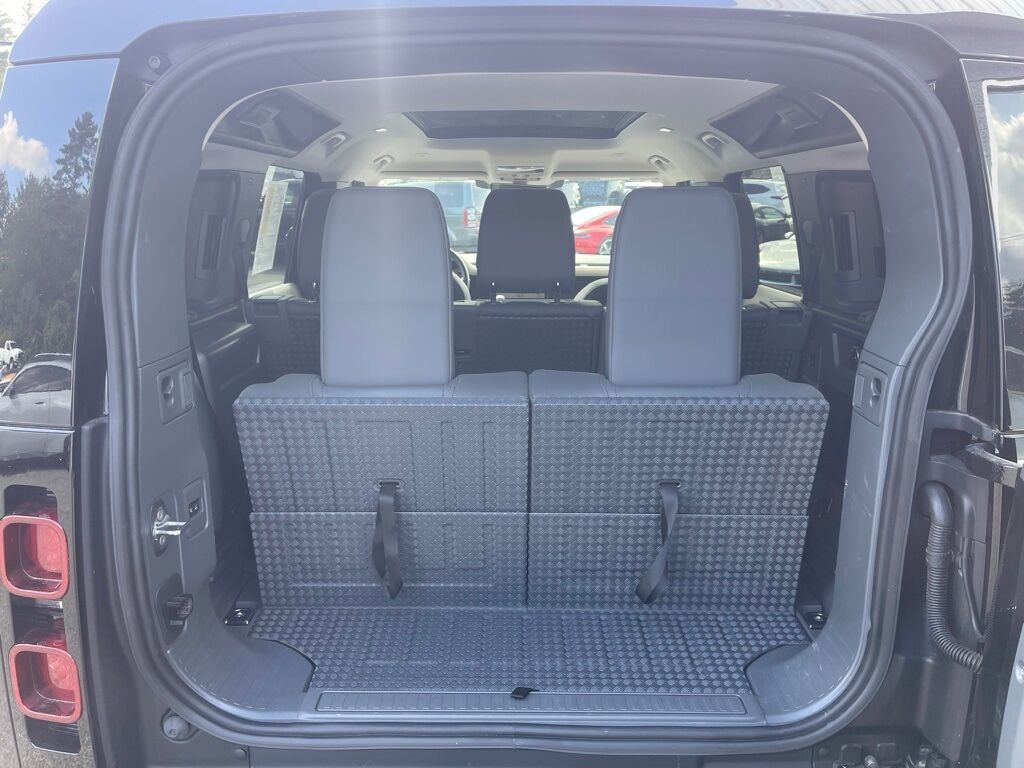 2024 Land Rover Defender 110 X-Dynamic SE Orange MA