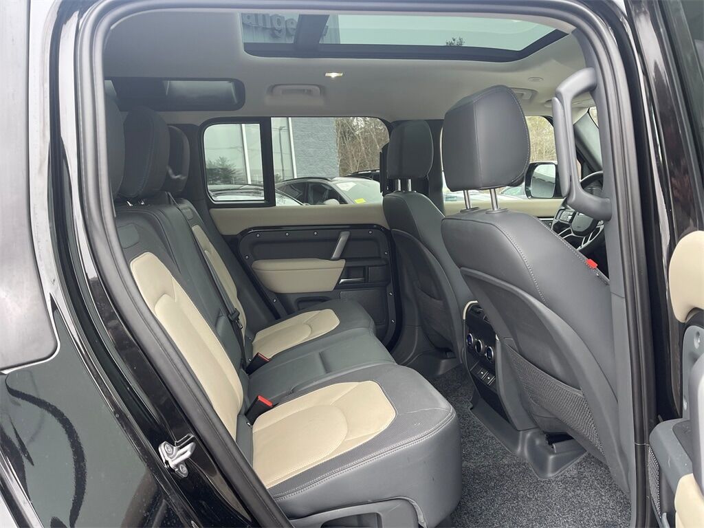 2024 Land Rover Defender 110 X-Dynamic SE Orange MA