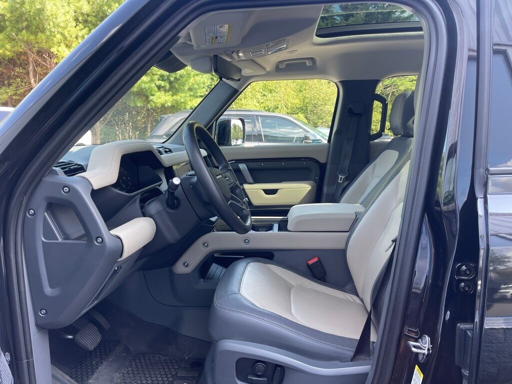 2024 Land Rover Defender 110 X-Dynamic SE Orange MA