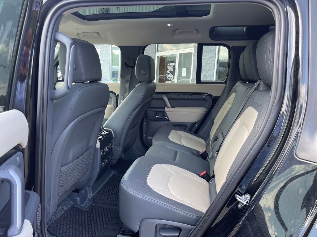 2024 Land Rover Defender 110 X-Dynamic SE Orange MA