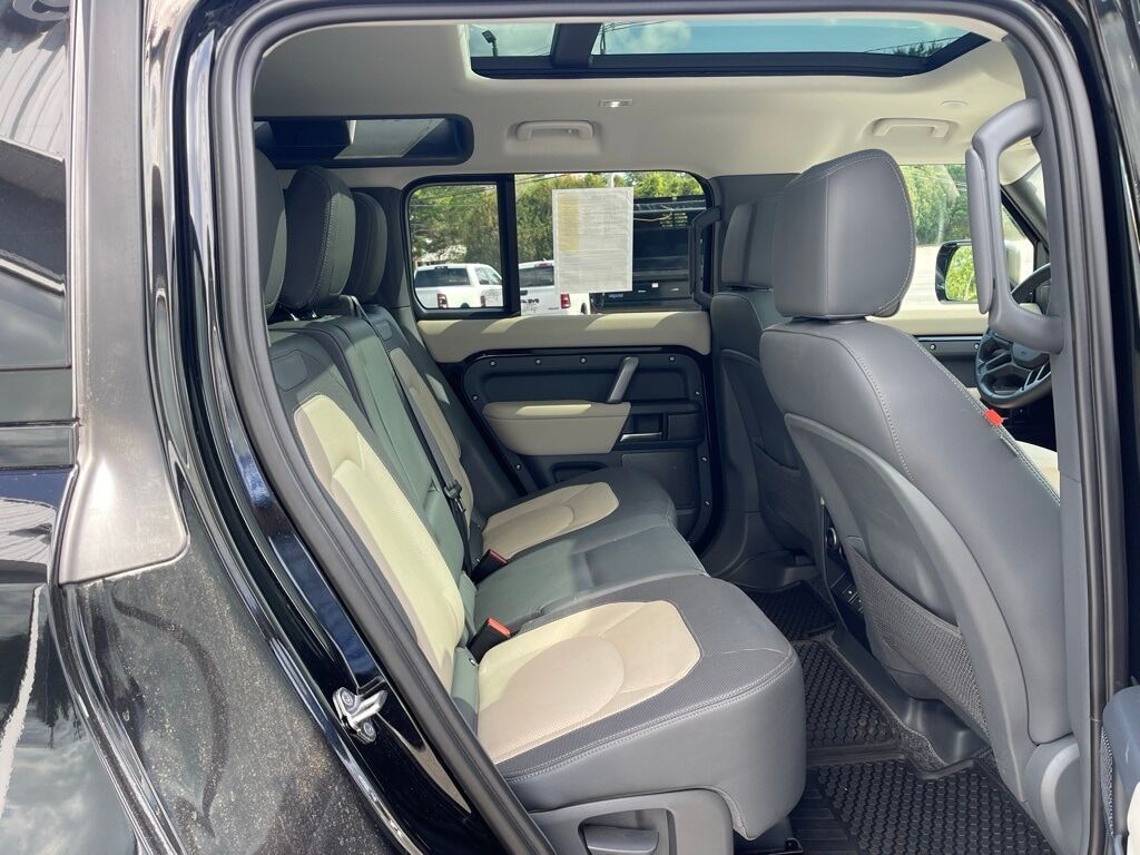 2024 Land Rover Defender 110 X-Dynamic SE Orange MA