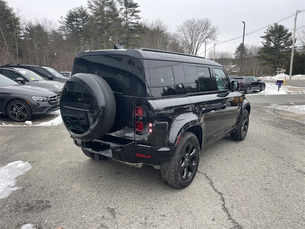 2024 Land Rover Defender 110 X-Dynamic SE Orange MA