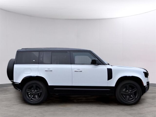 2024 Land Rover Defender 110 X-Dynamic SE Oshkosh WI 2024 Land Rover Defender 110 X-Dynamic SE Oshkosh WI