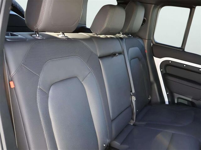 2024 Land Rover Defender 110 X-Dynamic SE Oshkosh WI 2024 Land Rover Defender 110 X-Dynamic SE Oshkosh WI