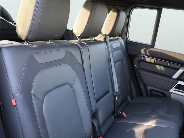 2024 Land Rover Defender 110 X-Dynamic SE Oshkosh WI 2024 Land Rover Defender 110 X-Dynamic SE Oshkosh WI