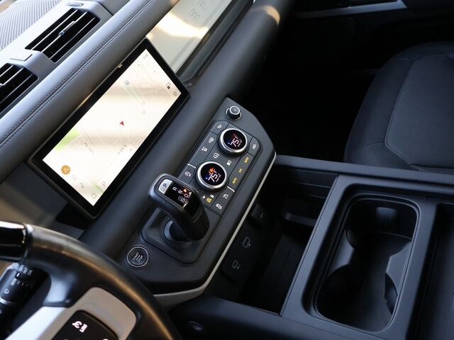 2024 Land Rover Defender 110 X-Dynamic SE Oshkosh WI 2024 Land Rover Defender 110 X-Dynamic SE Oshkosh WI