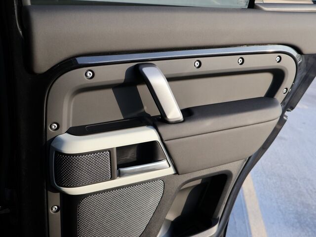 2024 Land Rover Defender 110 X-Dynamic SE Oshkosh WI 2024 Land Rover Defender 110 X-Dynamic SE Oshkosh WI