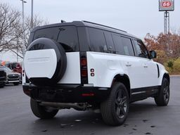 2024 Land Rover Defender 110 X-Dynamic SE