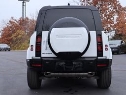 2024 Land Rover Defender 110 X-Dynamic SE