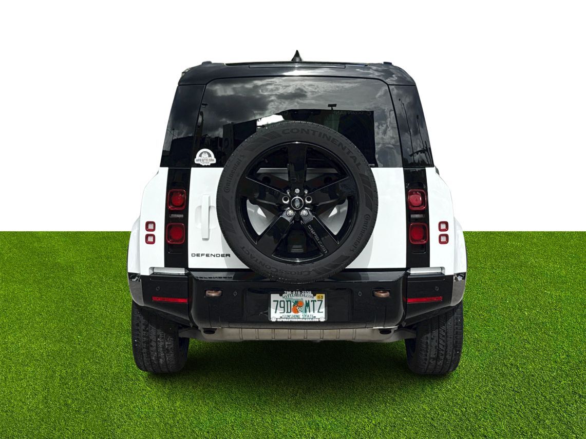 2024 Land Rover Defender 110 X-Dynamic SE Sport Utility 4D