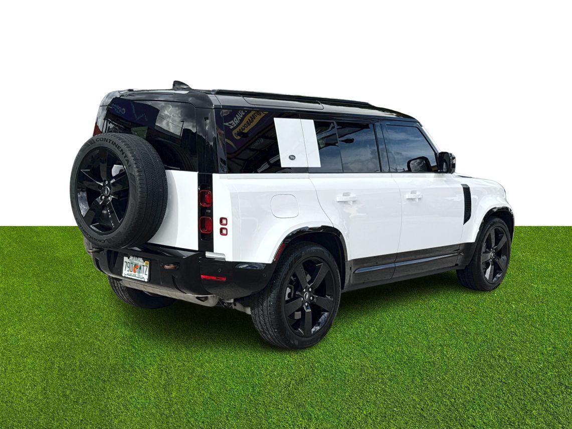 2024 Land Rover Defender 110 X-Dynamic SE Sport Utility 4D