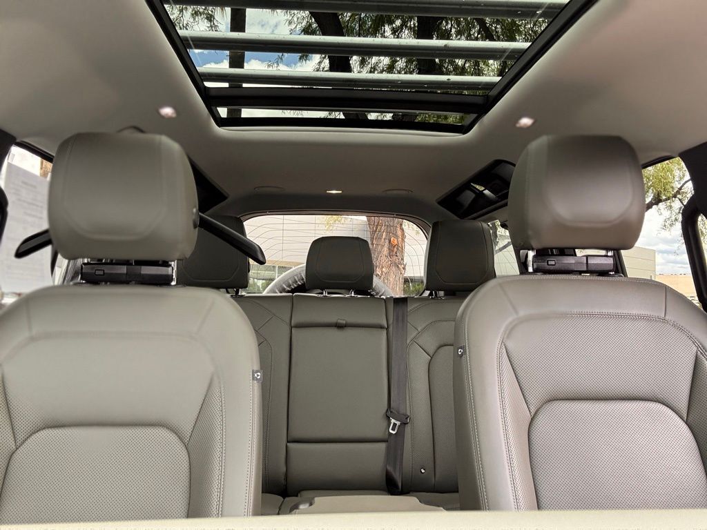 2024 Land Rover Defender 110 X-Dynamic SE Tucson AZ