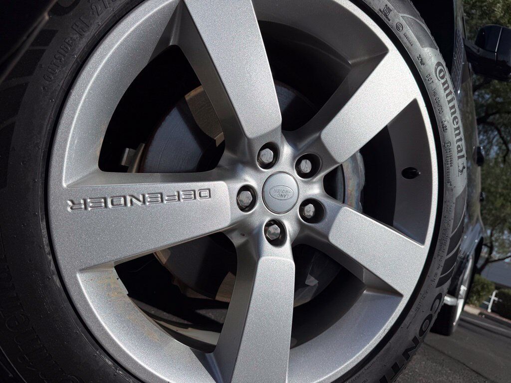 2024 Land Rover Defender 110 X-Dynamic SE