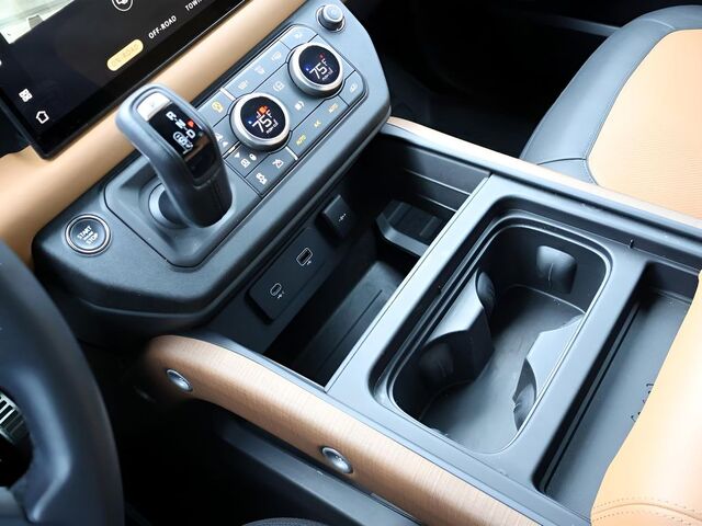 2024 Land Rover Defender 110 X Oshkosh WI 2024 Land Rover Defender 110 X Oshkosh WI