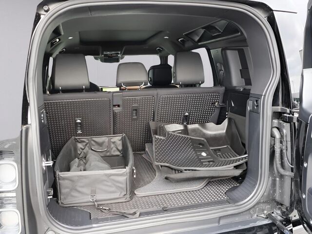 2024 Land Rover Defender 110 X Oshkosh WI 2024 Land Rover Defender 110 X Oshkosh WI