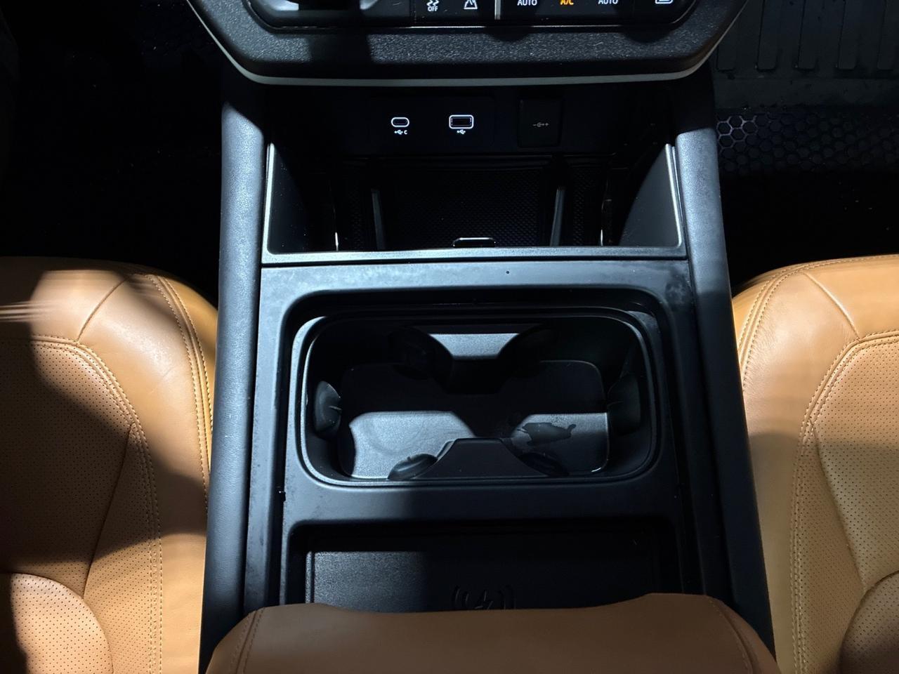 2024 Land Rover Defender 130 S, 22in Wheels, Leather Upgrade, HUD, Tow, 18-Way H&C Seats Houston TX