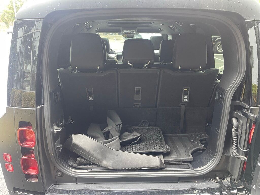 2024 Land Rover Defender 130 X-Dynamic SE Orange MA