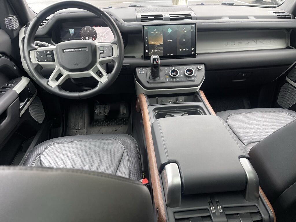 2024 Land Rover Defender 130 X-Dynamic SE Orange MA